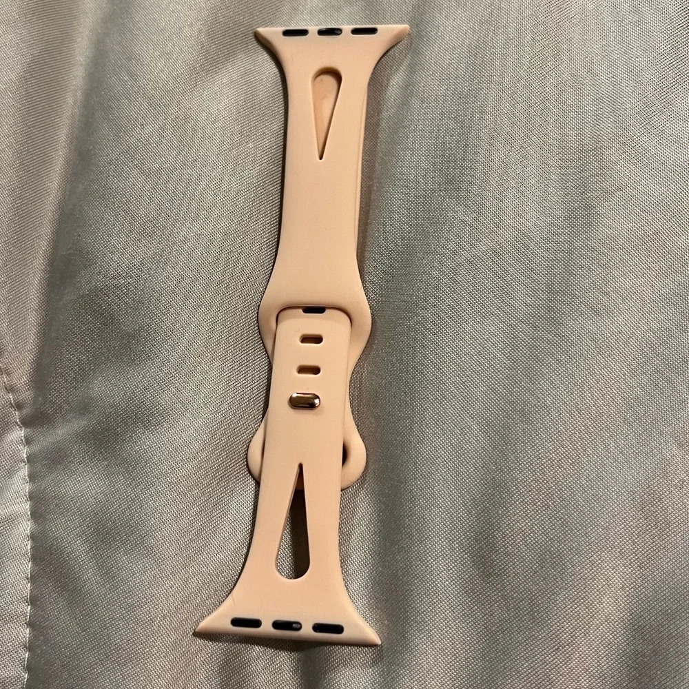 ❗️BOGO❗️ Beige Silicone thin apple Watch Band (30/40/41mm)